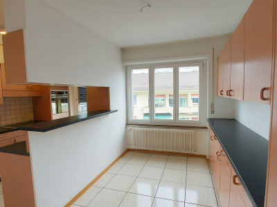 Spacieux appartement de 3,5 pièces avec deux balcons et ascenseur image 4