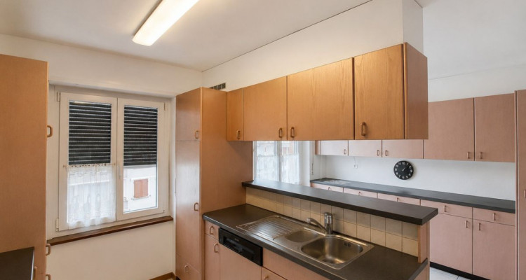 Spacieux appartement de 3,5 pièces avec deux balcons et ascenseur image 3