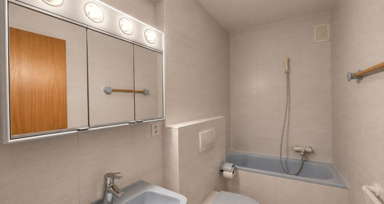 Spacieux appartement de 3,5 pièces avec deux balcons et ascenseur image 8