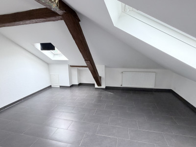 Superbe loft en attique de 52 m² avec poutres apparentes – Orbe image 1