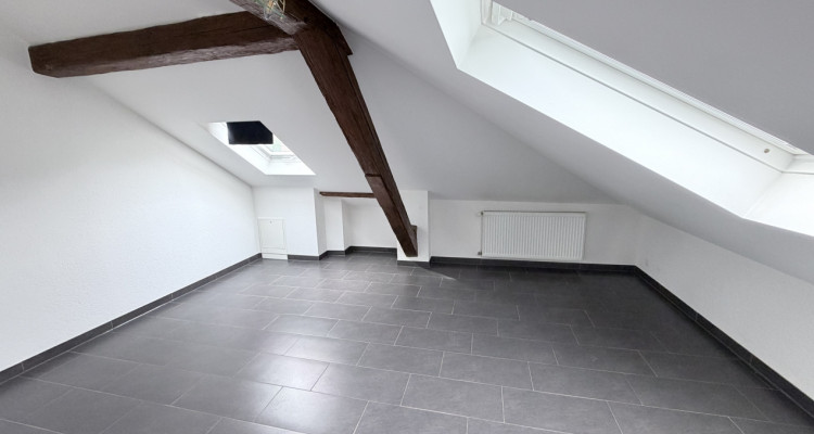 Superbe loft en attique de 52 m² avec poutres apparentes – Orbe image 1