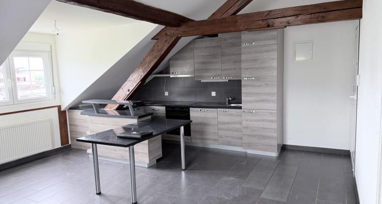 Superbe loft en attique de 52 m² avec poutres apparentes – Orbe image 4