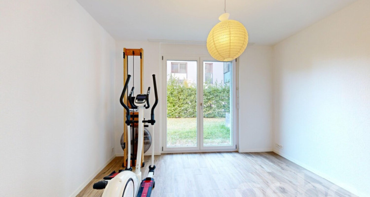 Moderne 4.5-Zimmer-Gartenwohnung mit grosszügiger Terrasse image 7