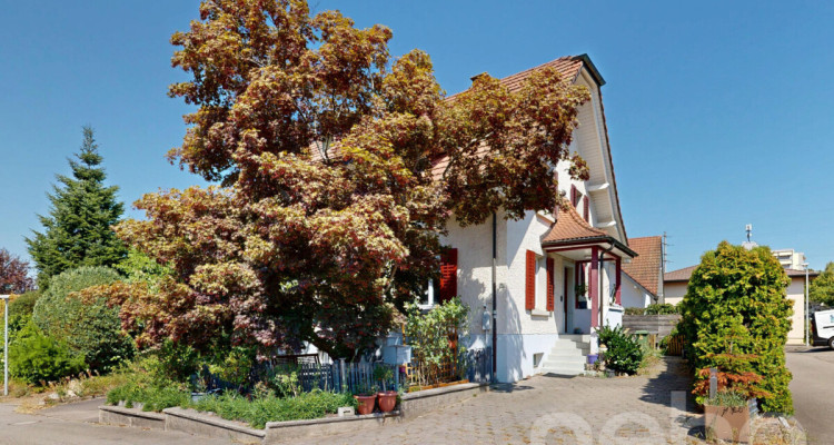 Charmantes 5.5 Zimmer Einfamilienhaus mit zusätzlichen Räumlichkeiten image 1