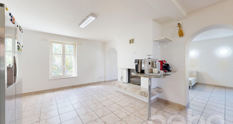 Charmantes 5.5 Zimmer Einfamilienhaus mit zusätzlichen Räumlichkeiten image 4