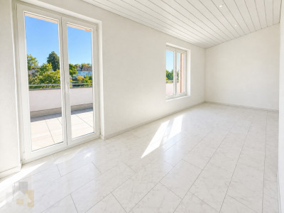 Attikawohnung mit 230 m2 Terrasse, Privatlift und Seesicht image 3