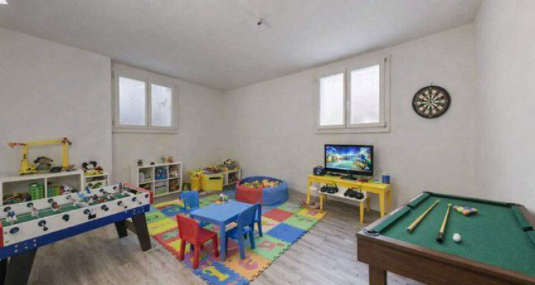 Rare à Prangins: Villa lumineuse et familiale avec un grand jardin fleuri image 11