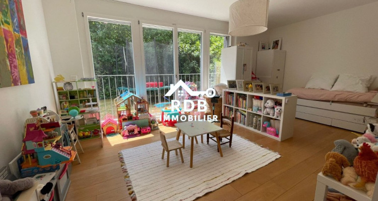 Magnifique appartement de 4 pièces au rez-de-chaussée situé à Genève 1208  image 5