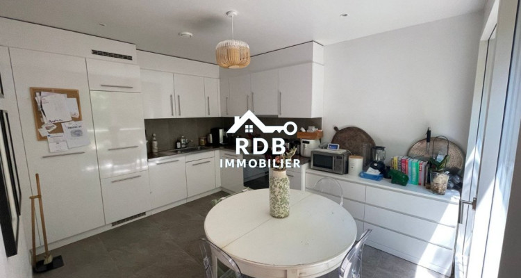Magnifique appartement de 4 pièces au rez-de-chaussée situé à Genève 1208  image 4