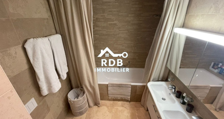 Magnifique appartement de 4 pièces au rez-de-chaussée situé à Genève 1208  image 8