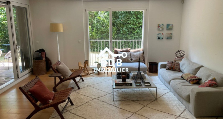 Magnifique appartement de 4 pièces au rez-de-chaussée situé à Genève 1208  image 1