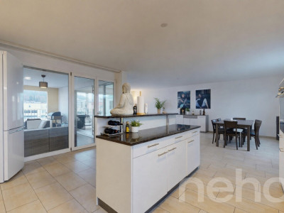Grosse 5.5-Zimmer Wohnung mit unverbaubarer Aussicht in Schlieren image 3