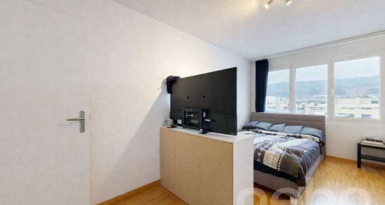 Grosse 5.5-Zimmer Wohnung mit unverbaubarer Aussicht in Schlieren image 7