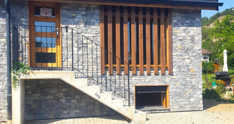 CHARMANTE MAISON VILLAGEOISE NEUVE ET ÉCOLOGIQUE, AVEC JARDIN ET PARKINGS image 3