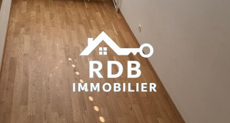Appartement de 5 pièces au 4ème étage situé à Acacias 1227 image 5