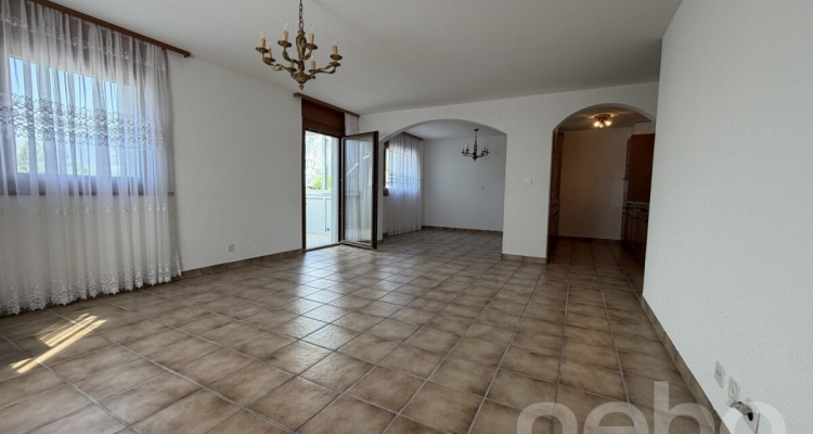 Exclusif: Lumineux appartement traversant de 3 chambres image 2