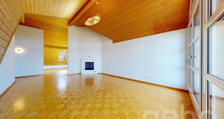 Lichtdurchflutete 3.5-Zimmer-Dachgeschosswohnung in Affoltern am Albis image 1