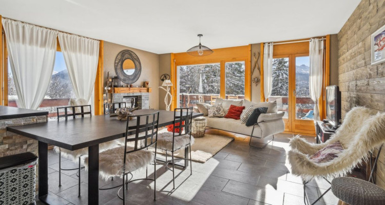 Appartement meublé lumineux avec vue panoramique à Crans-Montana image 1