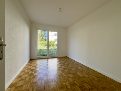 Appartement de 5.5 pièces situé au rez-de-chaussée image 2