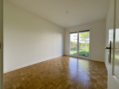 Appartement de 5.5 pièces situé au rez-de-chaussée image 3