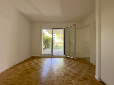 Appartement de 5.5 pièces situé au rez-de-chaussée image 1