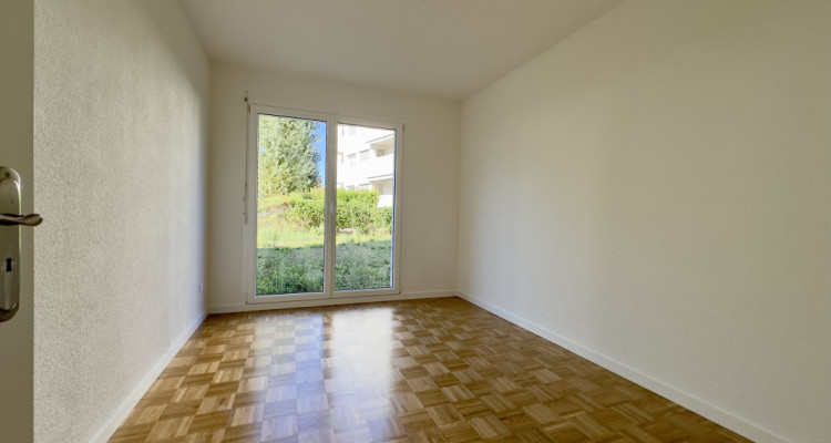 Appartement de 5.5 pièces situé au rez-de-chaussée image 2