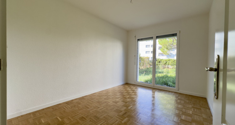 Appartement de 5.5 pièces situé au rez-de-chaussée image 3