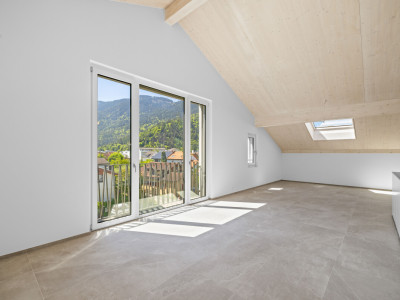 Hochwertige 5.5-Zimmer-Dachwohnung mit Bergsicht in Bonaduz image 1