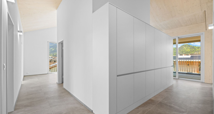Hochwertige 5.5-Zimmer-Dachwohnung mit Bergsicht in Bonaduz image 8