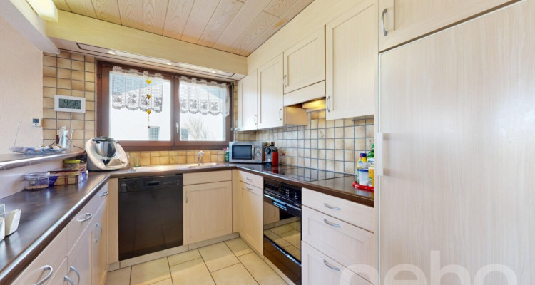 Freistehendes 6.5-Zimmer-Einfamilienhaus mit unverbaubarer Aussicht image 9