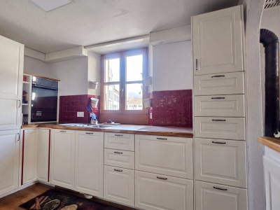 Charmante maison villageoise contiguë à Fleurier. image 1