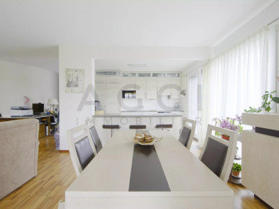 EXCLUSIVITÉ - Appartement lumineux de 4 pièces avec terrasse couverte, jardin privatif ? box en sus ? Châtelaine image 4