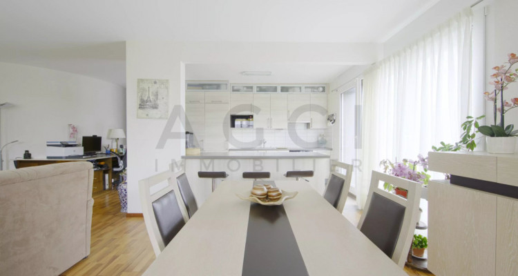 EXCLUSIVITÉ - Appartement lumineux de 4 pièces avec terrasse couverte, jardin privatif ? box en sus ? Châtelaine image 4