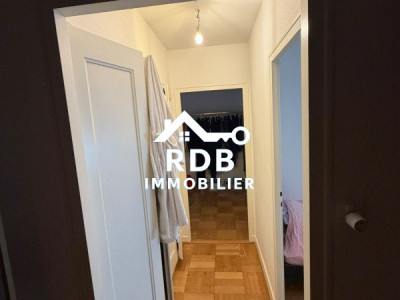 Appartement de 4 pièces au 1er étage situé à Acacias 1227 image 5