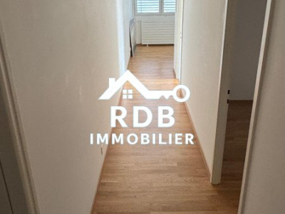 Appartement de 5 pièces au 4ème étage situé à Acacias 1227 image 7