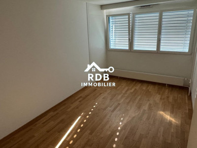 Appartement de 5 pièces au 4ème étage situé à Acacias 1227 image 6