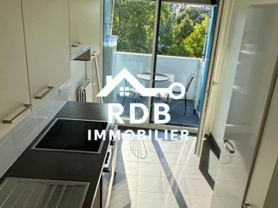 Appartement de 5 pièces au 4ème étage situé à Acacias 1227 image 2