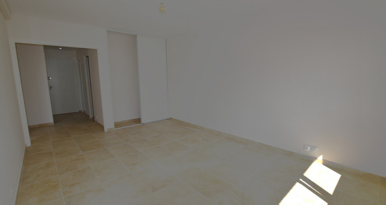 CHARMANT APPARTEMENT ENTIEREMENT RENOVE AU CENTRE DE VEIGY-FONCENEX image 5