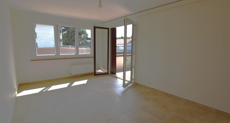 CHARMANT APPARTEMENT ENTIEREMENT RENOVE AU CENTRE DE VEIGY-FONCENEX image 4