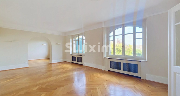 Élégante maison 8 pièces Terre Sainte image 1