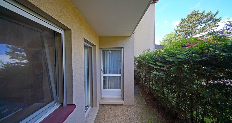 Spacieux rez-de-jardin bien situé image 10