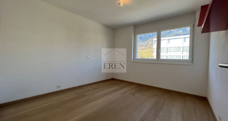 Magnifique 3,5p récent avec grande terrasse et vue dégagée image 10