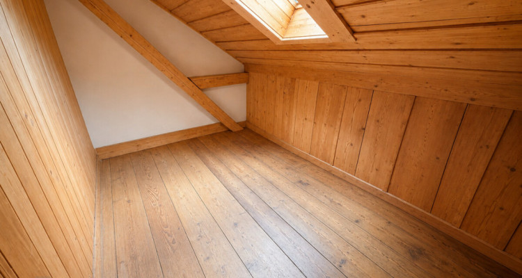 IM ZENTRUM VON ROMANSHORN PAUSCHAL MIT PARKPLATZ ALTBAUWOHNUNG image 3