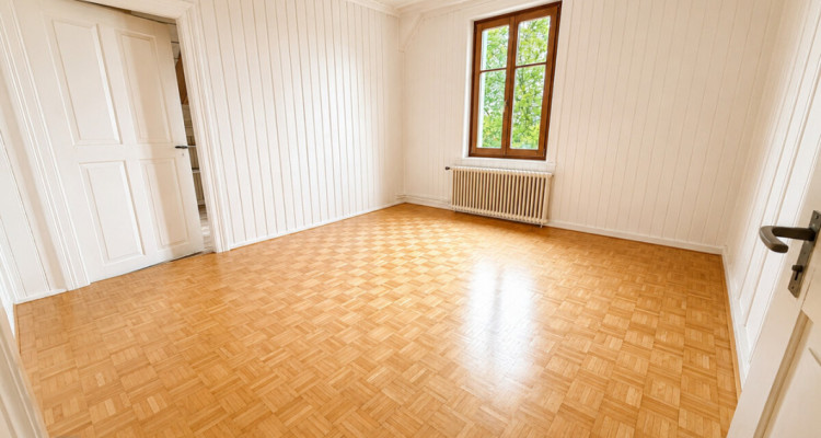 IM ZENTRUM VON ROMANSHORN PAUSCHAL MIT PARKPLATZ ALTBAUWOHNUNG image 5