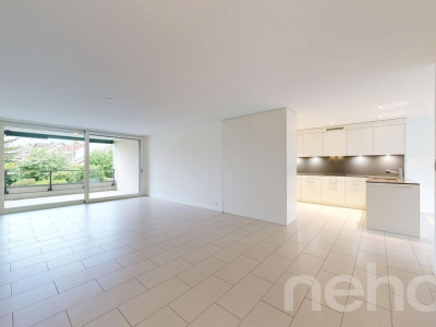 Moderne 4.5-Zimmer-Wohnung mit grosszügigem Wohnkonzept image 2