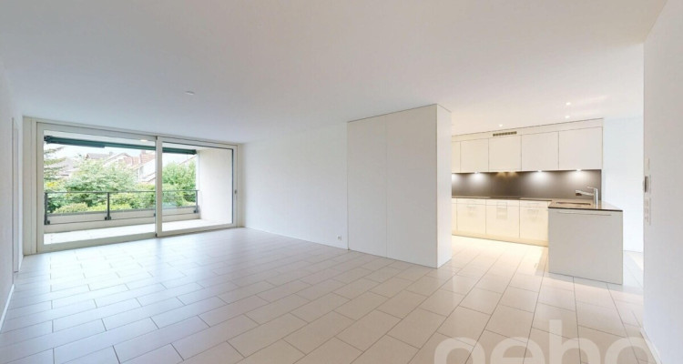 Moderne 4.5-Zimmer-Wohnung mit grosszügigem Wohnkonzept image 2
