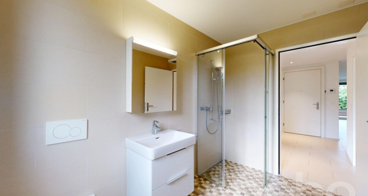 Moderne 4.5-Zimmer-Wohnung mit grosszügigem Wohnkonzept image 8