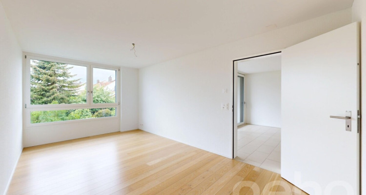 Moderne 4.5-Zimmer-Wohnung mit grosszügigem Wohnkonzept image 12