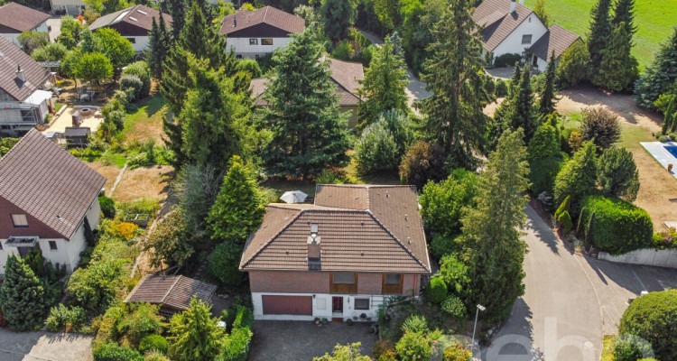 Freistehendes Einfamilienhaus auf 1127 m² Traumgrundstück image 2