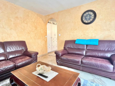 Bel appartement 4.5 Pces de 100 m² au coeur de Chamoson image 2